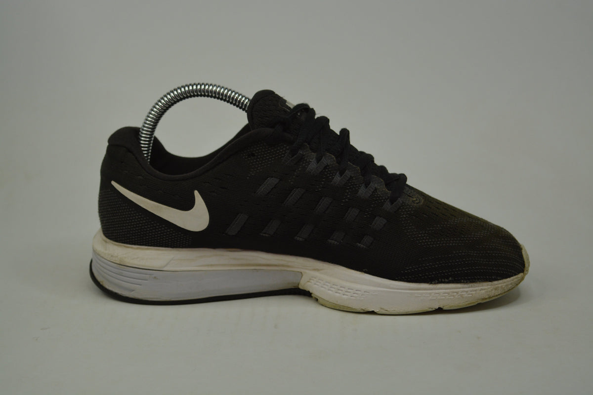 NIKE Air Zoom Vomero 11