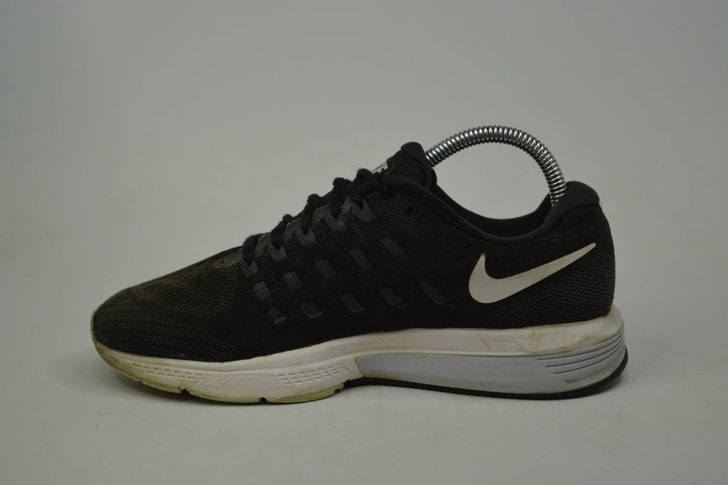 NIKE Air Zoom Vomero 11