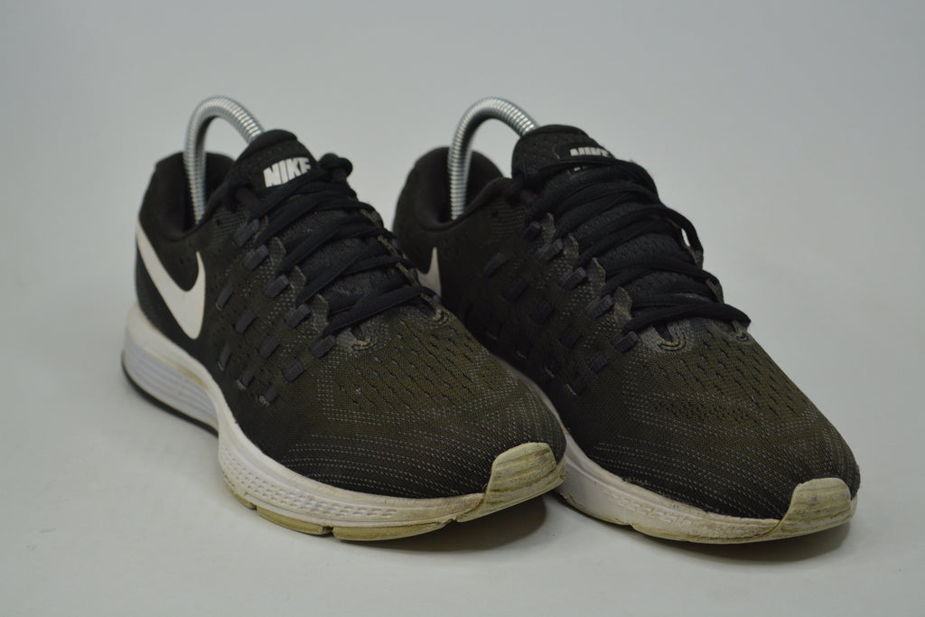 NIKE Air Zoom Vomero 11
