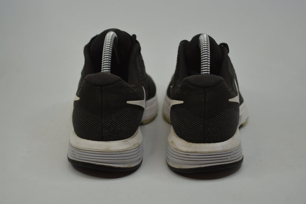 NIKE Air Zoom Vomero 11