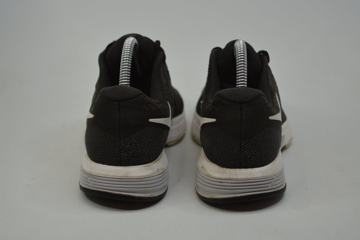 NIKE Air Zoom Vomero 11
