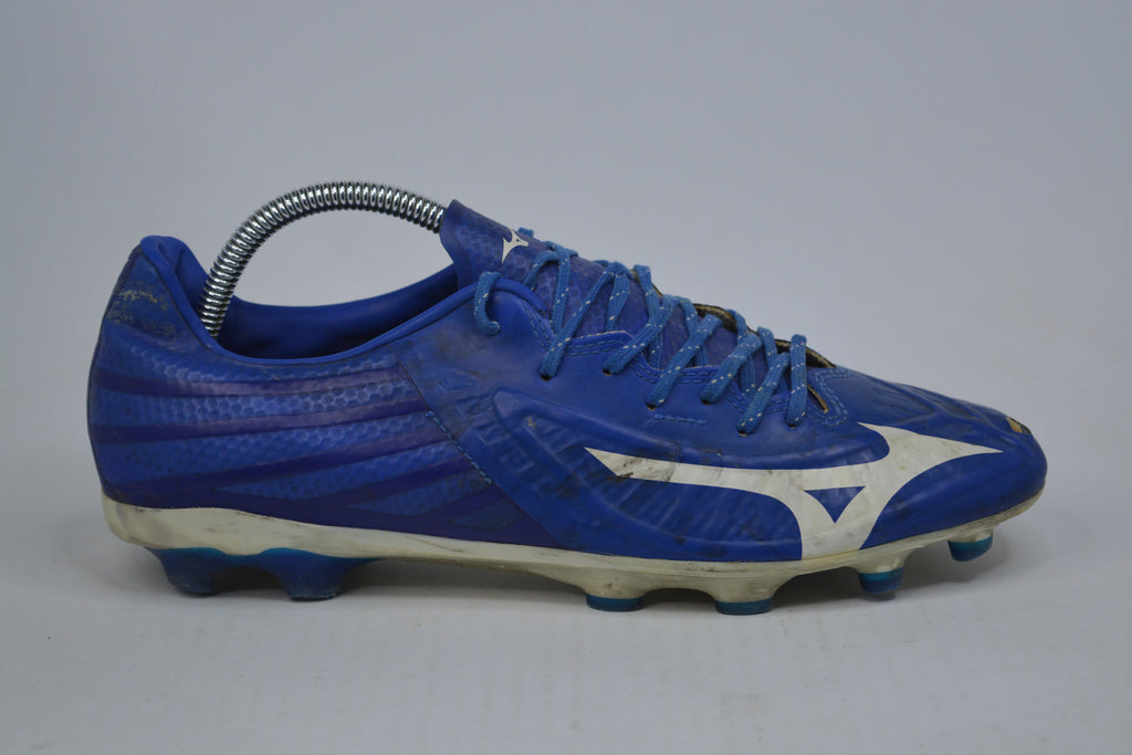 Mizuno Rebula 3 Professional Football Soccer