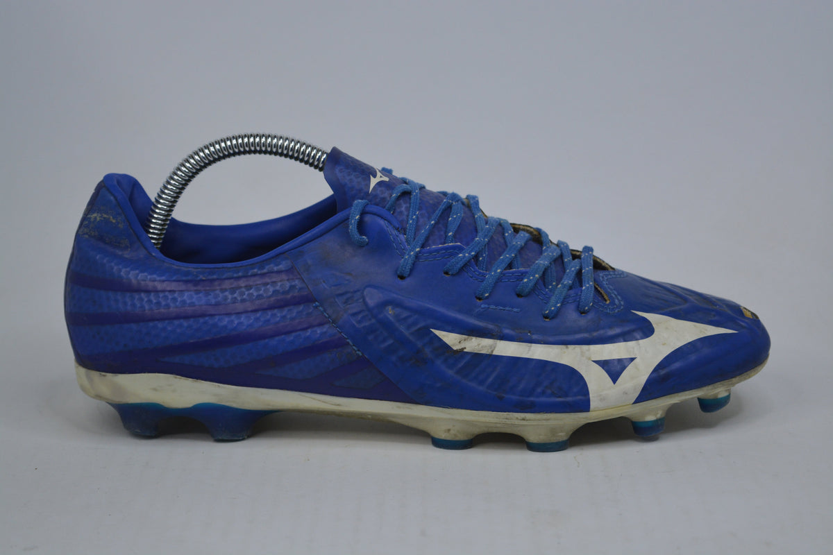 Mizuno Rebula 3 Professional Football Soccer