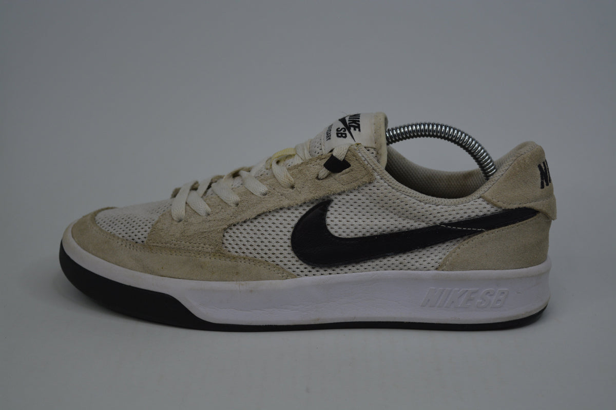 Nike Adversary SB Sneakers