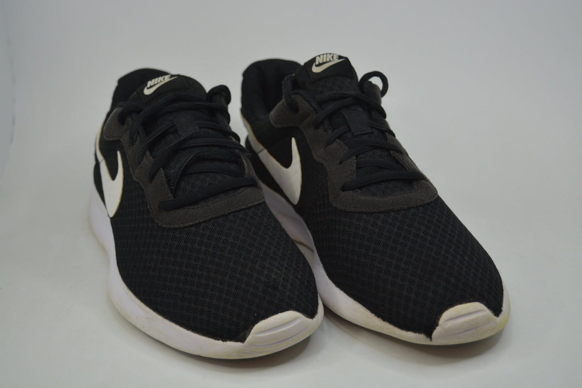Nike Mens Tanjun Black/White at the Best Price