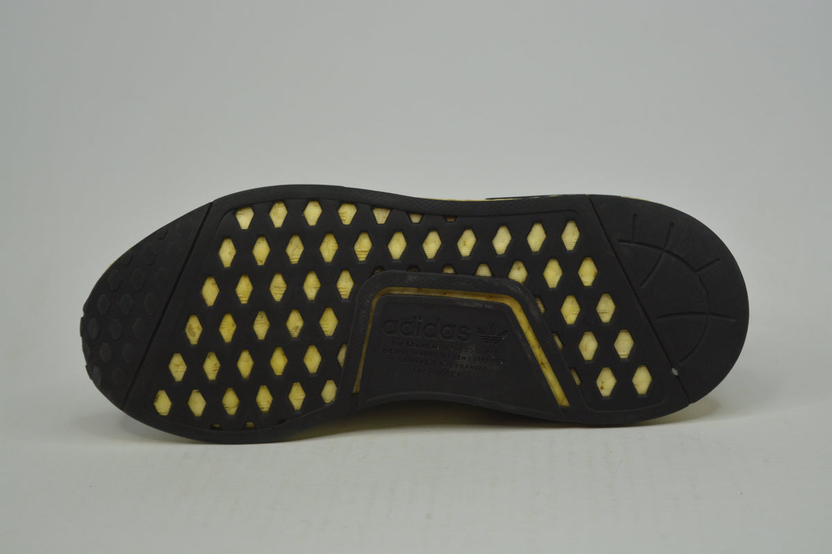 Adidas Mens Athletic Sneaker NMD R1 GZ9257 Black Gum