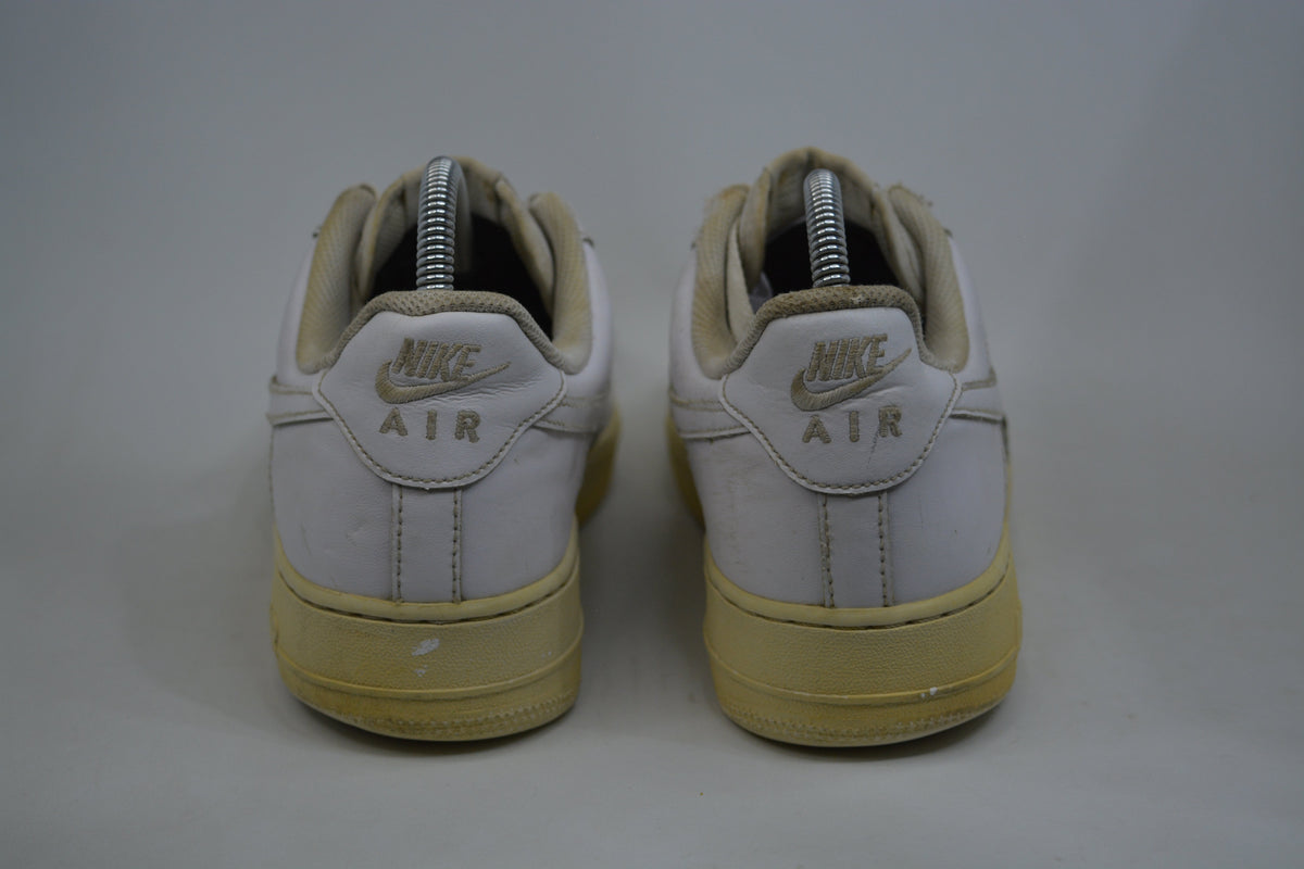 Nike Air Force - White & Gold Men's Size 8